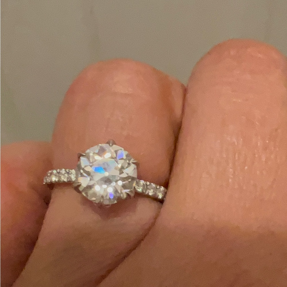Beautiful Moissanite ring center stone 2.5 ct OEC. Side stones also moissanite